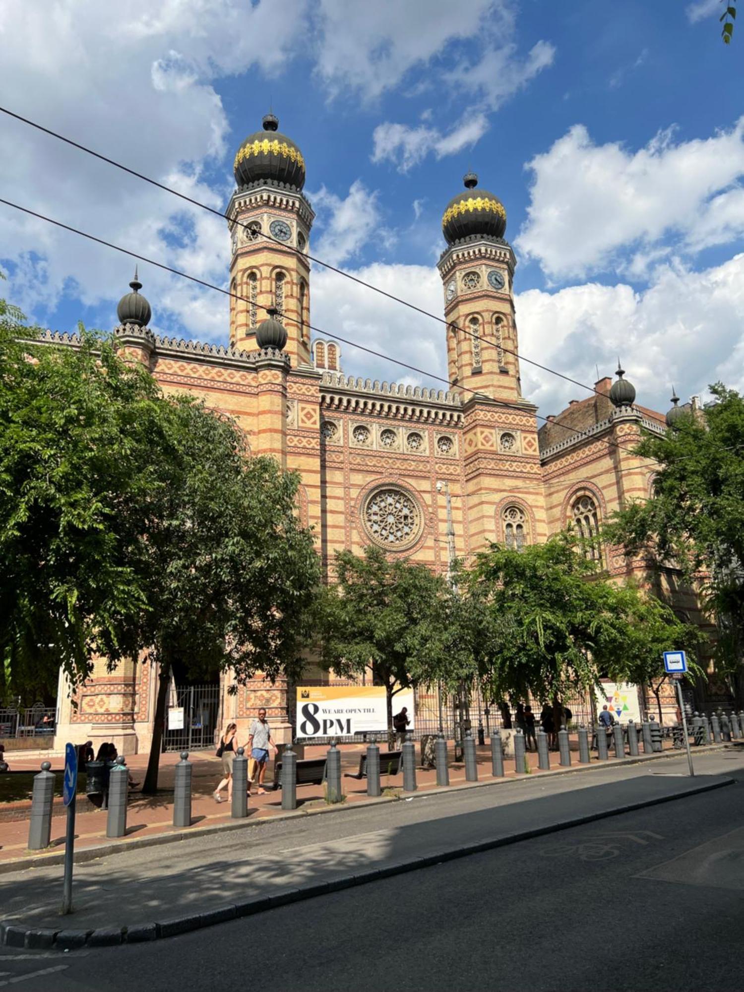 Appartamento Balint Next To Synagogue, Location In Center *